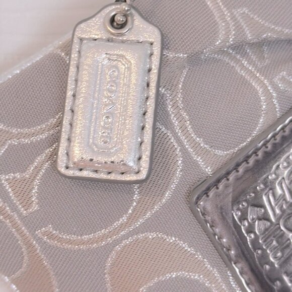 Coach Y2K Poppy Metallic Wristlet w/Hang Tag (EUC) (No Callouts) - Picture 4 of 16